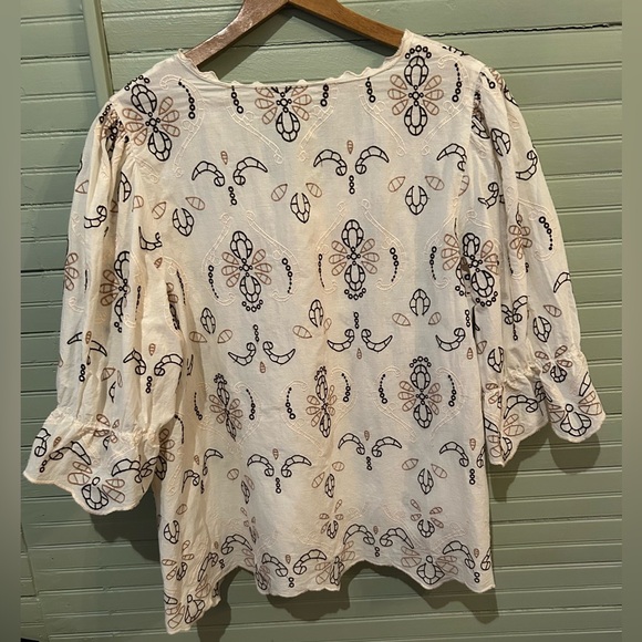 NWOT Cato Women's Multicolored Embroidered Blouse Size 22/24W - Picture 2 of 10